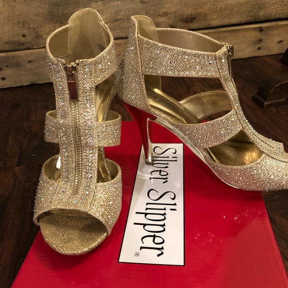 Shoes - Gold zipper heels size 8